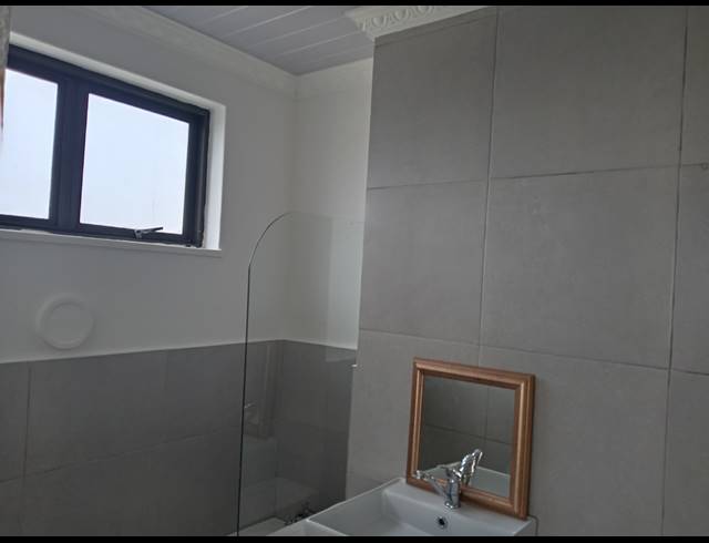 2 bed property to rent in MILNERTON